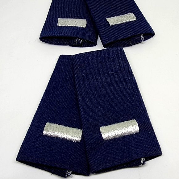 U.S. Air Force Epaulets - Shoulder Board Marks O-2 1st Lieutenant - Navy Blue - Picture 2 of 7